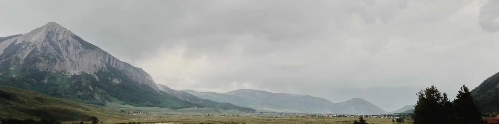 《即刻上场》引爆央视八套！律政新人闯关式成长实录，青春职场剧迎来高能破圈新范式