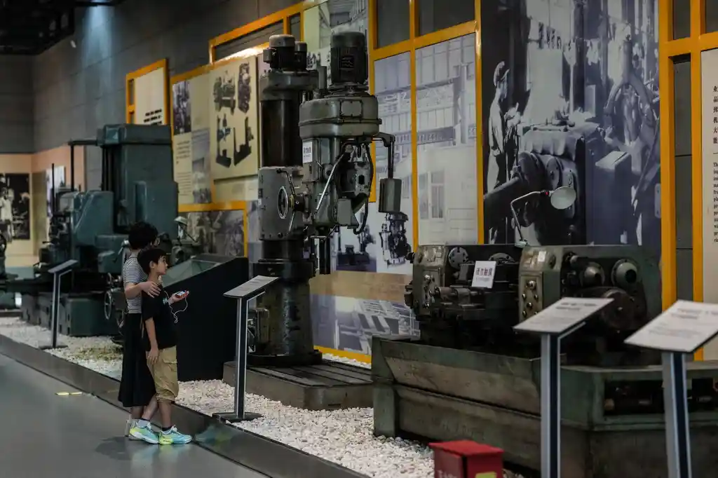 老场景焕新记:假期潮玩地标强势崛起