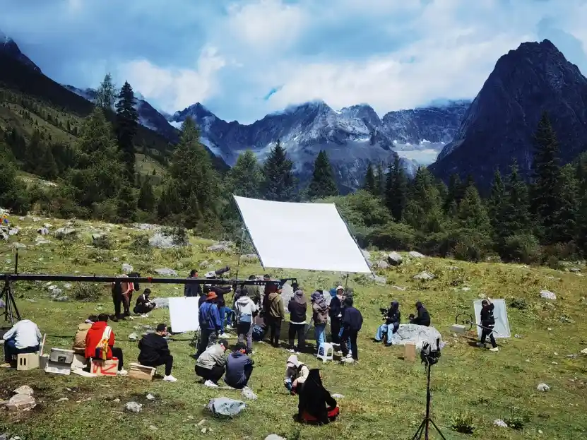 《高原少年的觉醒之旅：一场关于成长与命运的非凡冒险》