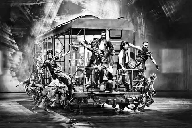 《铁道飞虎》首演：热血铸就抗战传奇