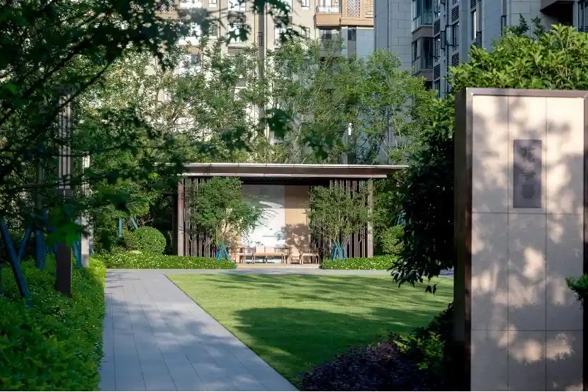 美的置业2025中报亮眼：营收利润双升，首度派发中期红利